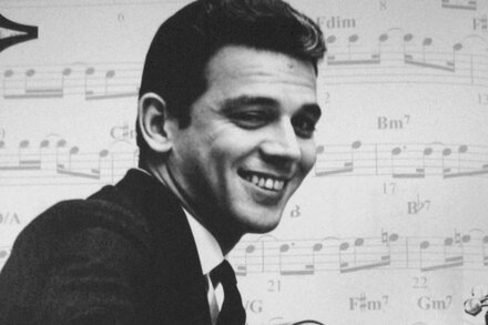 Carlos Lyra, Composer Who Brought Finesse to Bossa Nova, Dies at 90