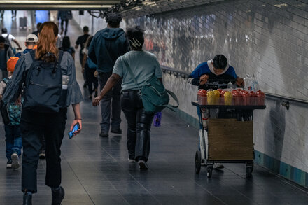 El desafiante mundo del comercio ambulante en Nueva York