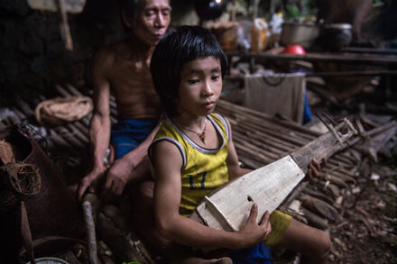 A Vanishing Nomadic Clan, With a Songlike Language All Their Own