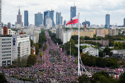 Huge Antigovernment Crowds March in Poland Ahead of Critical Election
