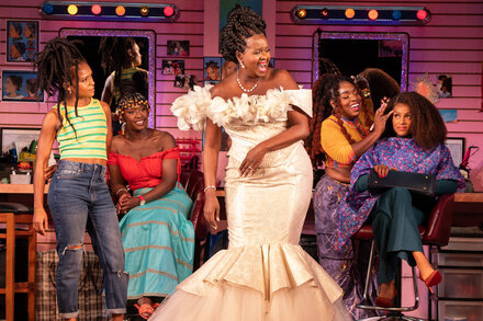 Review: At ‘Jaja’s,’ Where Everybody Knows Your Mane