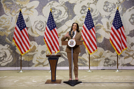 Harris Takes Forceful Tone With Israel in a Foray Into Mideast Diplomacy