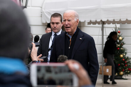 Biden says he did not urge Israel to accept a cease-fire in call with Netanyahu.