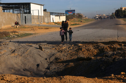 Gazans Mass at Border for Safety, but Find Only More Peril