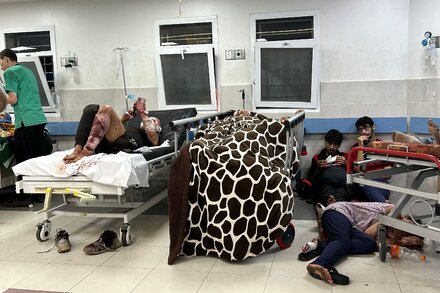 Gaza Hospitals Near Collapse as Fighting Rages Nearby