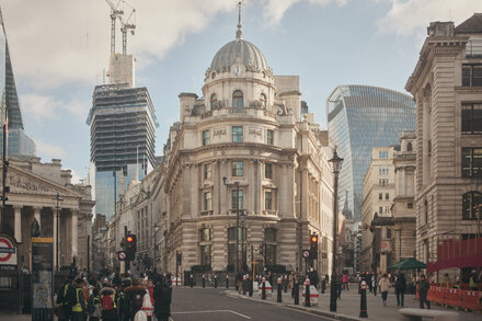 In Central London, a Big Bet on a Return to the Office
