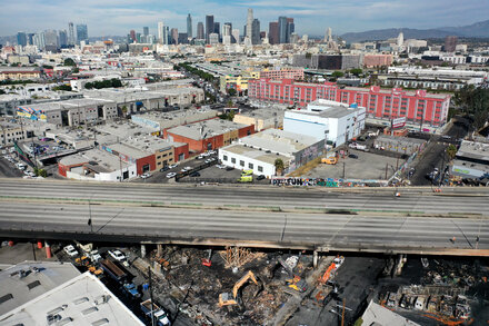 Arson Suspected in Los Angeles Fire That Shut Major Freeway