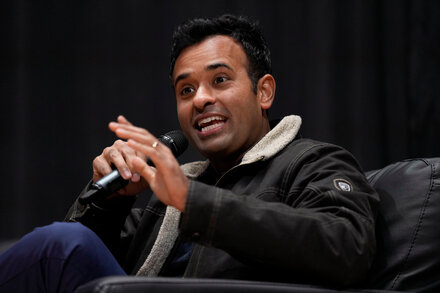 Ramaswamy Pushes Fringe Idea About Jan. 6 at Town Hall in Iowa
