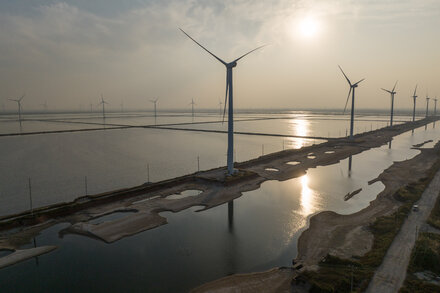 U.S. and China Agree to Displace Fossil Fuels by Ramping Up Renewables