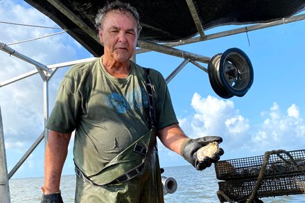 Jules Melancon, Oyster Farmer Who Tried Something New, Dies at 65
