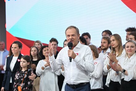 Centrist Parties Poised to Oust Poland’s Nationalist Government