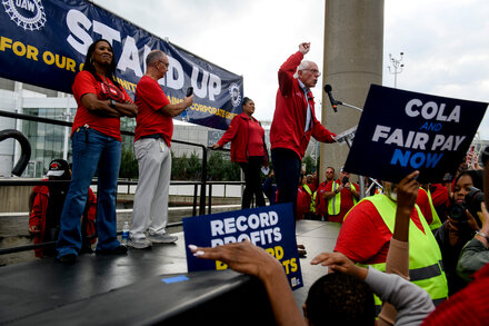 At a Detroit rally, Bernie Sanders cheers on striking workers and condemns ‘corporate greed.’
