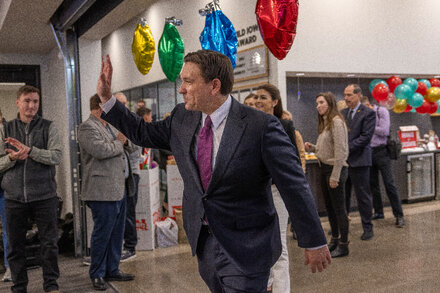 With His Super PAC in Disarray, DeSantis Aims to Stay on Offense