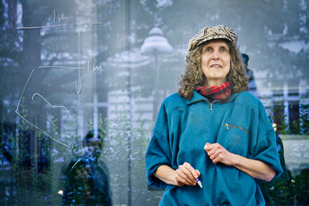 Catherine Christer Hennix, Spiritual Drone Musician, Dies at 75