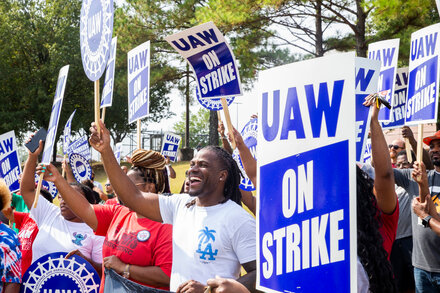 Autoworkers Walked Out at Dozens More Plants