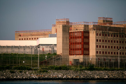 Rikers Detainees Were Kept Locked in Cells After Fire Broke Out