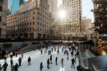 You Know About Rockefeller Center’s Tree. Here’s Where to Eat Nearby.