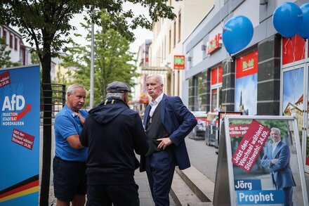 A Small German City Staves Off a Threat From the Far Right
