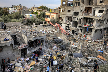 Tuesday Briefing: Netanyahu Visits Gaza