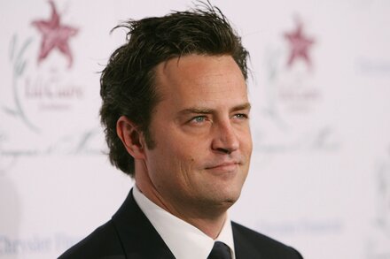 Matthew Perry, Star of ‘Friends,’ Dies at 54