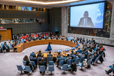 U.N. officials describe horror in Gaza, pleading for a cease-fire.