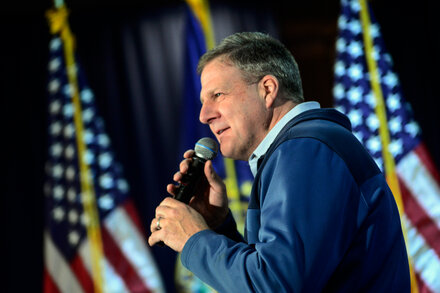 Sununu Says Christie Should Drop Out Ahead of New Hampshire Primary