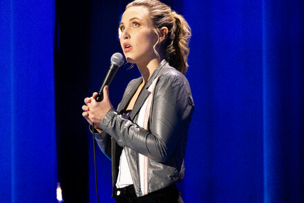 Taylor Tomlinson to Host New CBS Late-Night Show after ‘Colbert’