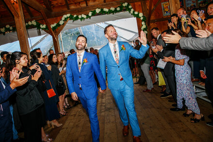 Two ‘Extreme Extroverts’ Find Love in a Pandemic Bubble